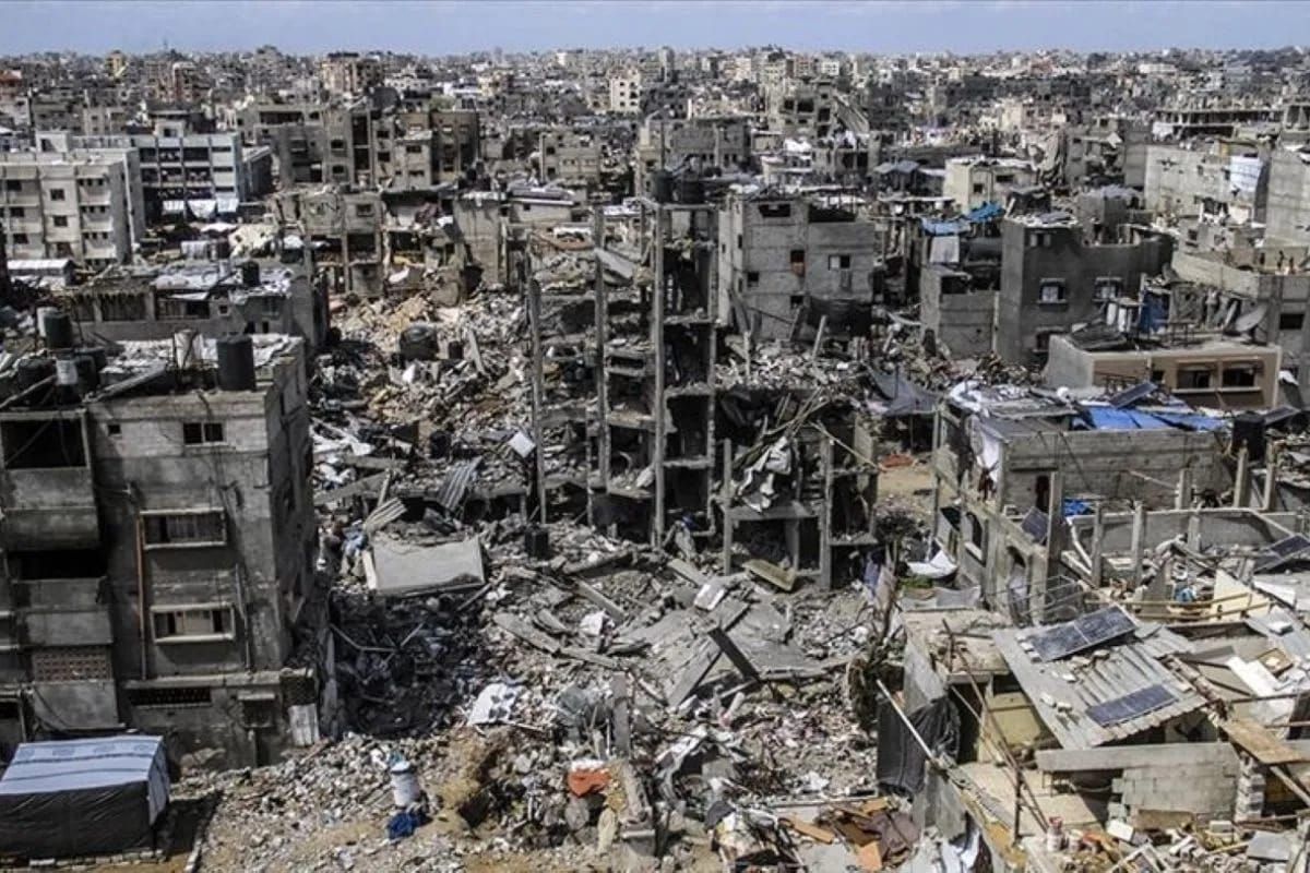 Ilustrasi puing-puing reruntuhan gedung di Jalur Gaza akibat serbuan Israel yang berkelanjutan <b>(Antara)</b>