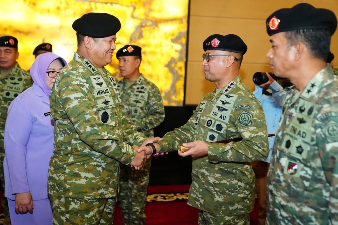 Irjen TNI Pimpin Laporan Korps Kenaikan Pangkat 105 Perwira Tinggi TNI. <b>(Puspen TNI)</b>