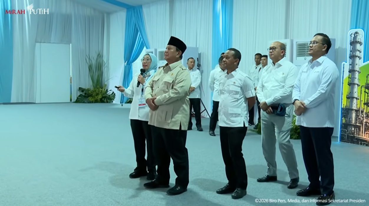 Presiden Prabowo Subianto, Menteri ESDM Bahlil Lahadalia, CEO Danantara Rosan Roeslani, dan Dirut Pertamina Simon Aloysius Mantiri di sela Peluncuran Biodiesel B50, Karawang, Kamis 9 Juli 2026 <b>(Youtube Sekretariat Presiden)</b>