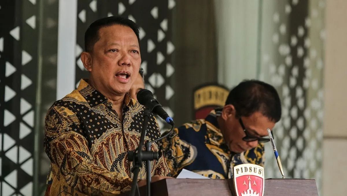 Jaksa Agung Muda Tindak Pidana Khusus (Jampidsus) Kejaksaan Agung Febrie Adriansyah (kiri) menyampaikan konferensi pers di Kejaksaan Agung, Jakarta, Jumat, 10 Juli 2026. <b>(Antara)</b>
