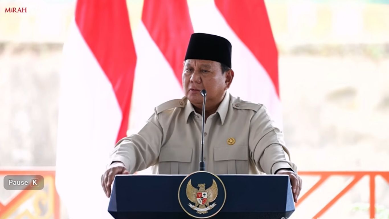 Presiden Prabowo Subianto saat meresmikan bendungan di NTB <b>(Youtube Sekretariat Presiden)</b>