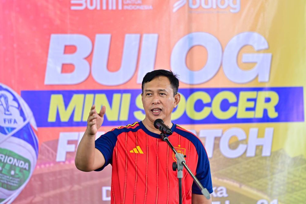 Perum BULOG menggelar BULOG Mini Soccer Fun Match di kawasan Bintaro, Tangerang, Sabtu (11/7). 