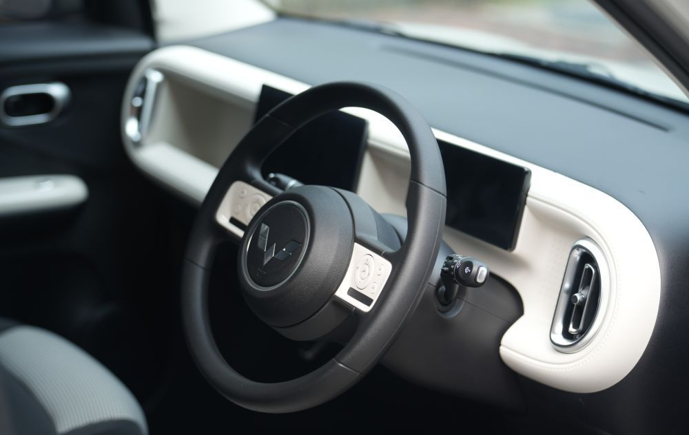 Wuling Aira ev mengusung tema interior "Cookies and Cream" yang memadukan warna terang dan gelap sehingga menghadirkan kesan modern dan lapang. (Foto: Dok/Istimewa/Wuling Motors/Adiantoro/NTV)