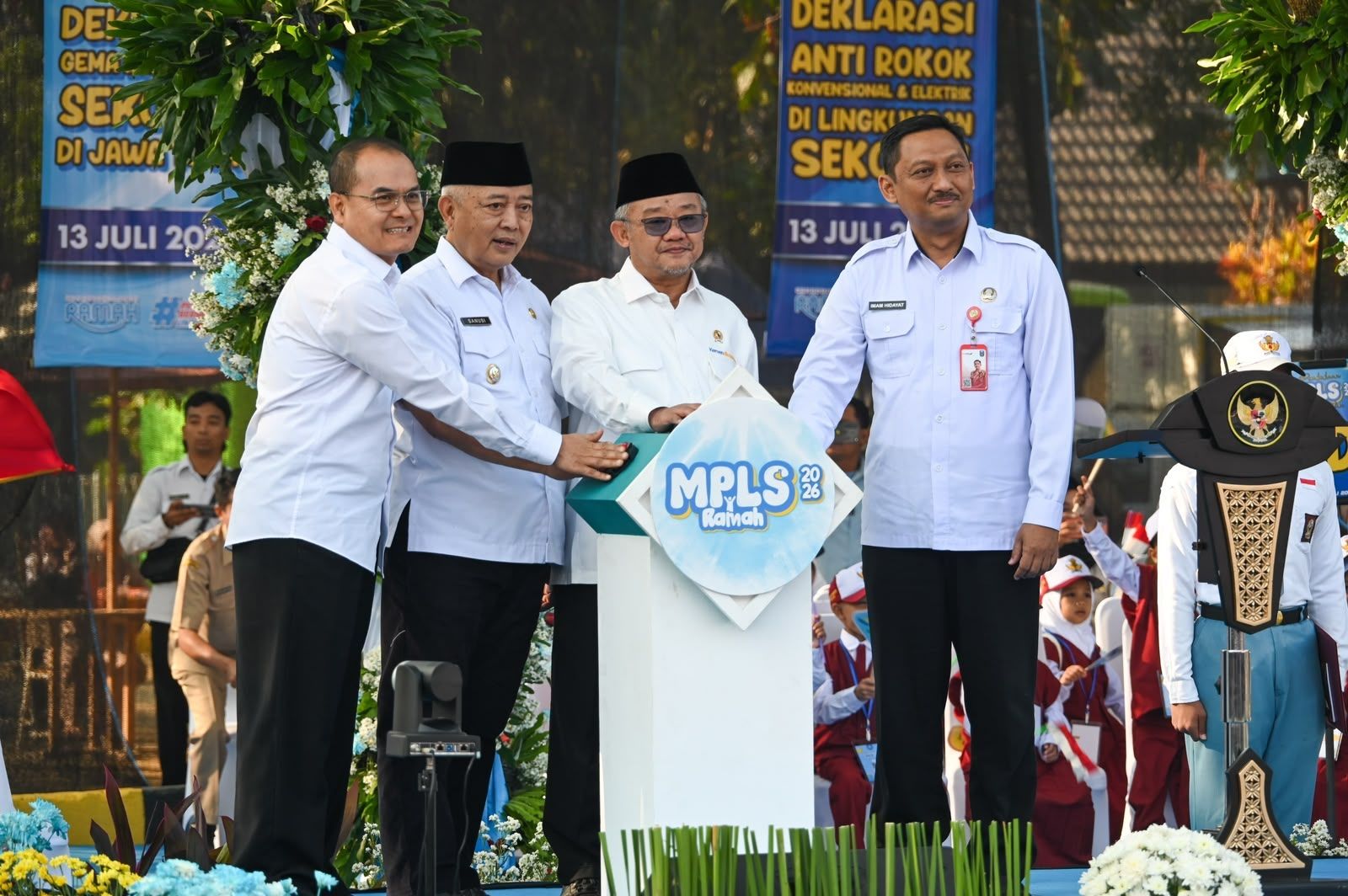 Mendikdasmen tegaskan MPLS Ramah 2026 harus bebas perpeloncoan dan senioritas.