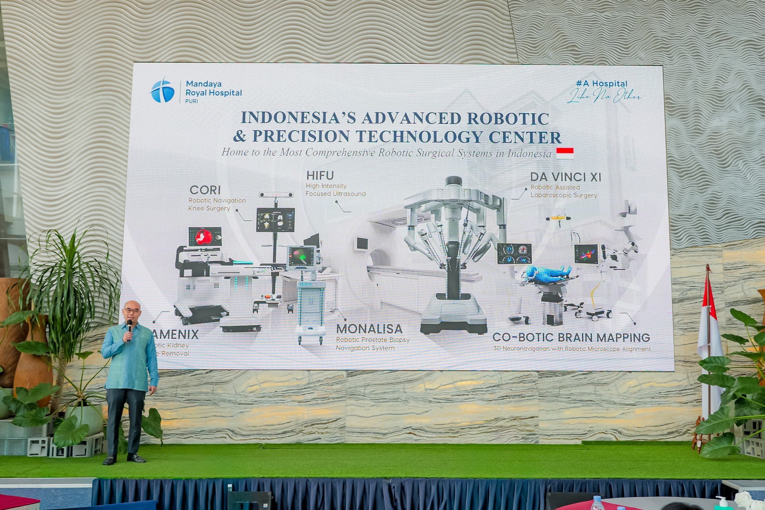 Lengan robot Da Vinci Xi mampu jangkau lokasi sulit tanpa masalah. 