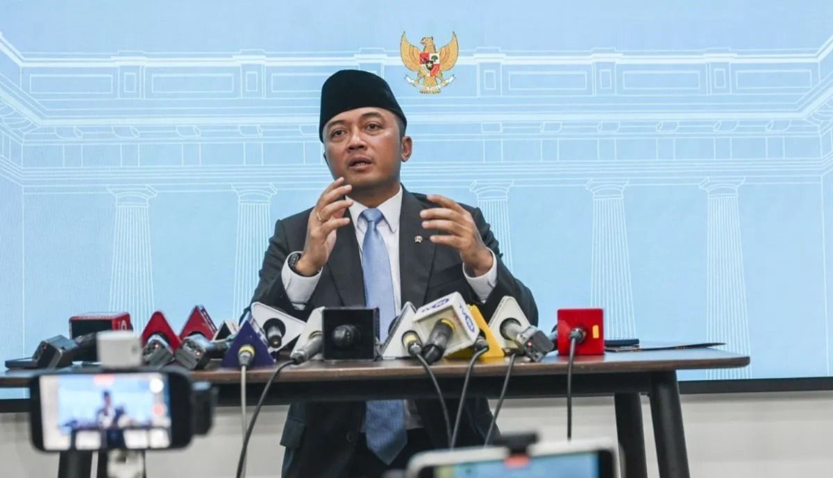 Mensesneg Prasetyo Hadi memberi keterangan pers di ruang media, kompleks Istana Kepresidenan, Jakarta, Rabu, 22 Juli 2026. <b>(Antara)</b>