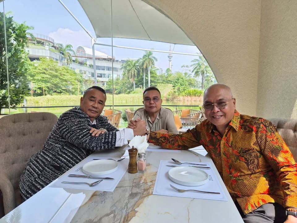 Pertemuan Dasco, Hotman, dan Akhmad Munir.  <b>(Instagram)</b>