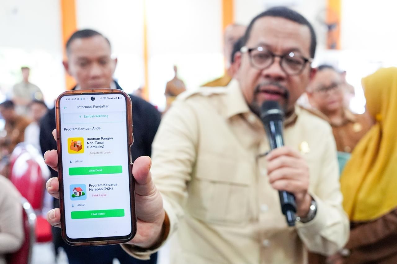 Qodari Jajal Langsung Digitalisasi Perlinsos, Verifikasi Bansos Kini Cepat, Akurat, dan Berbasis Data.