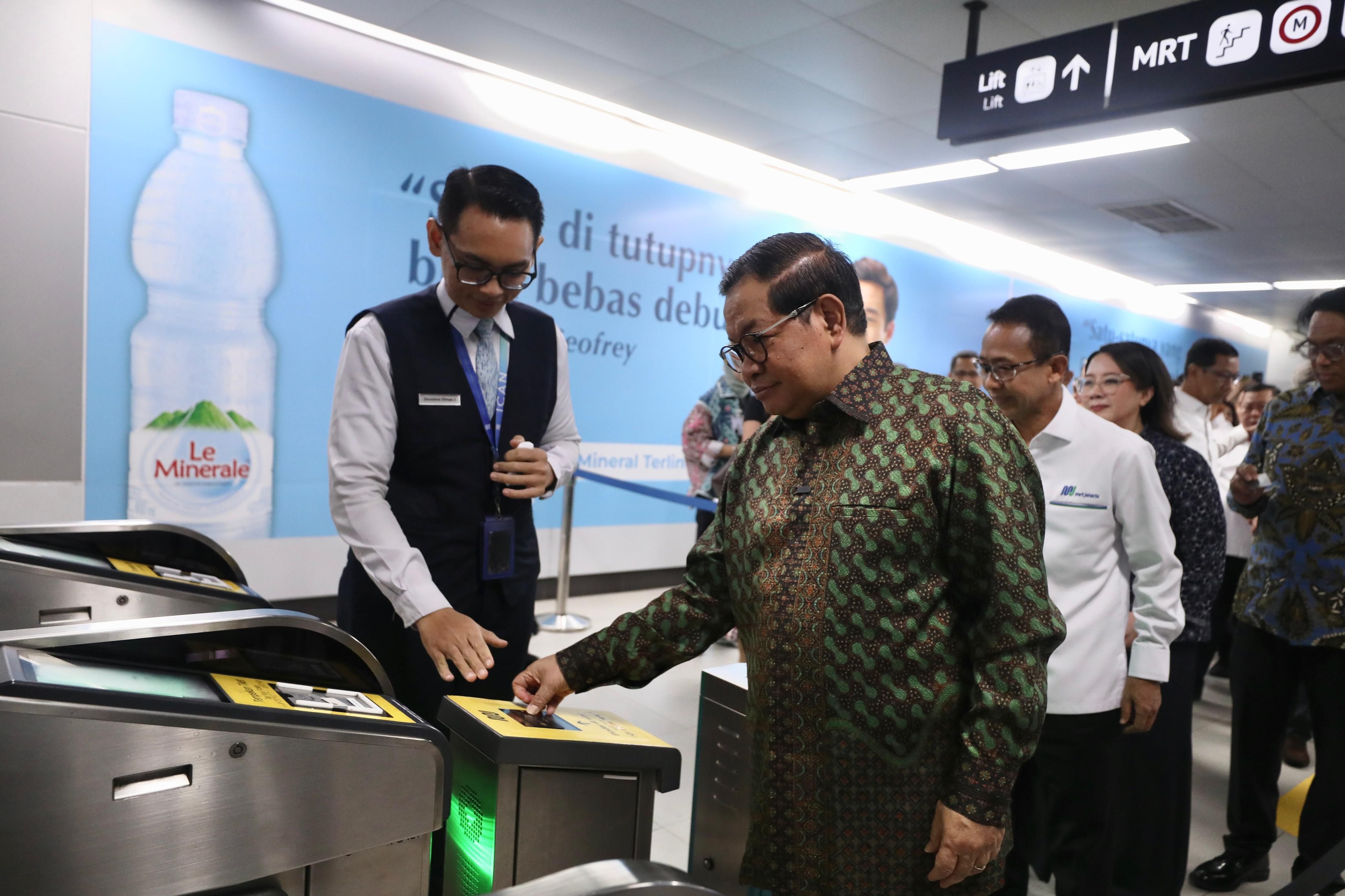 Pramono Luncurkan Pembayaran Nirsentuh MRT Jakarta <b>(NTVNews.id/Pemprov DKI)</b>