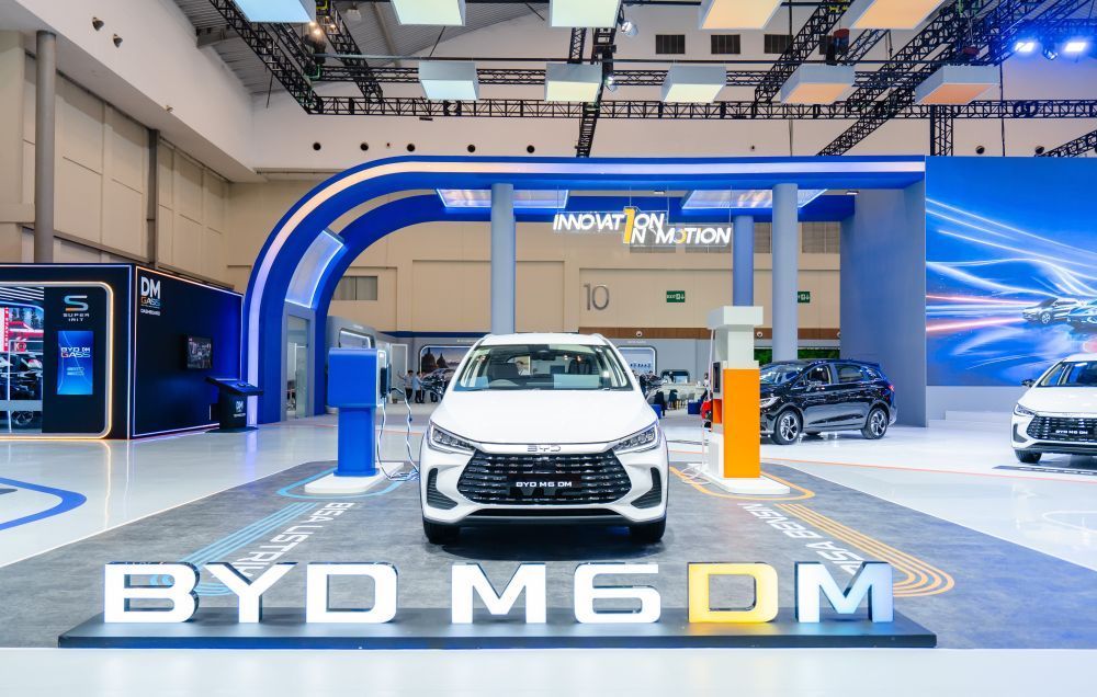 PT BYD Motor Indonesia memperkuat posisinya di pasar kendaraan energi baru melalui peluncuran BYD M6 EV terbaru pada ajang GIIAS 2026 di ICE BSD City, Kabupaten Tangerang, Banten.&nbsp;(Foto: Dok/Istimewa/BYD Indonesia) 