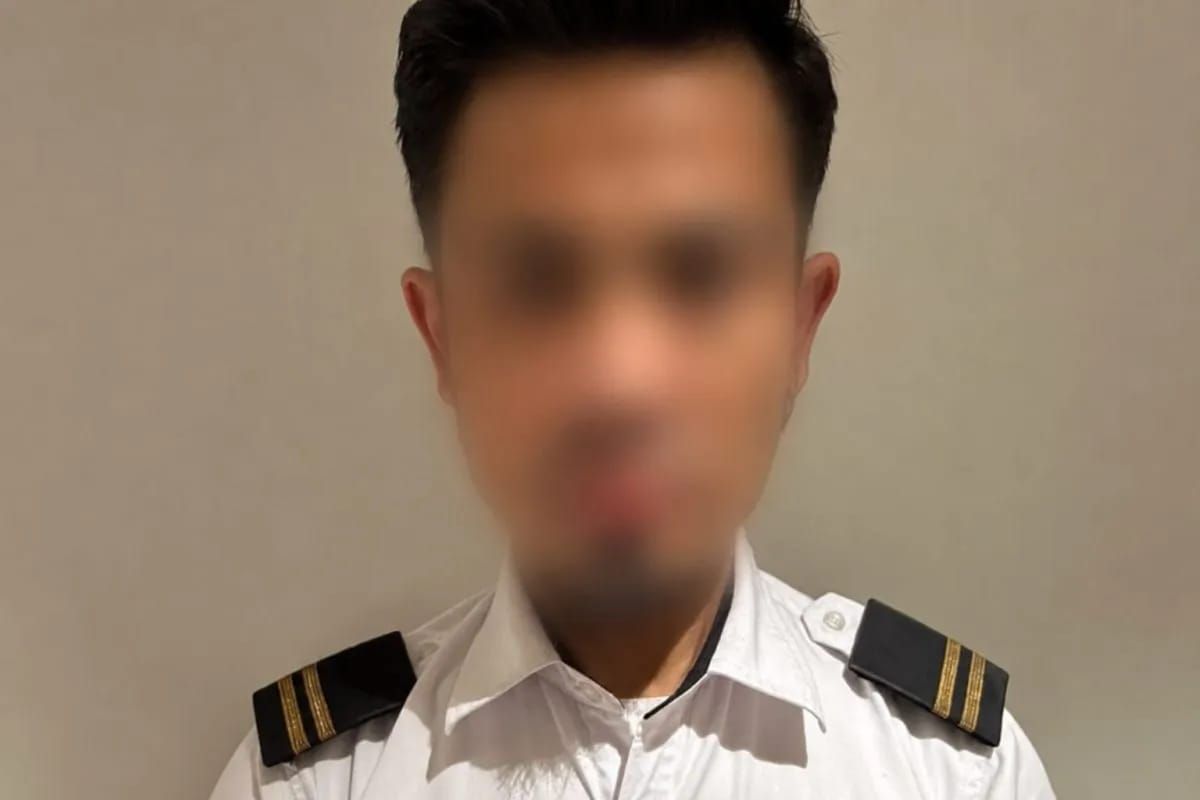 Tersangka MSBO, seorang pilot warga negara asing (WNA) yang ditangkap atas dugaan menjadi kurir ekstasi 25 kilogram menuju Indonesia. <b>(Antara)</b>