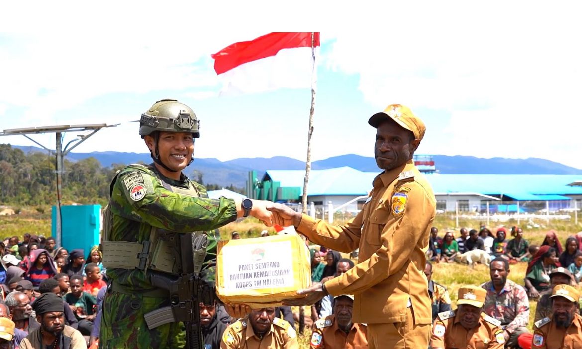 Koops TNI Habema Berhasil Salurkan 2 Ton Bantuan Kemanusiaan ke Tiga Distrik di Kabupaten Puncak <b>(PUSPEN TNI)</b>