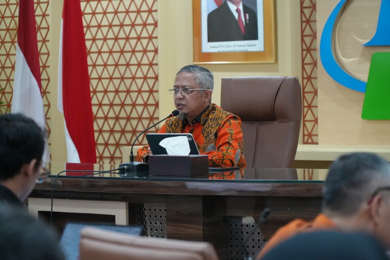 Deputi Bidang Neraca dan Analisis Statistik BPS M. Edy Mahmud memaparkan perkembangan kondisi ketenagakerjaan Indonesia berdasarkan hasil Sakernas Mei 2026 dalam konferensi pers di Jakarta, Rabu (5/8/2026). <b>(Bakom)</b>