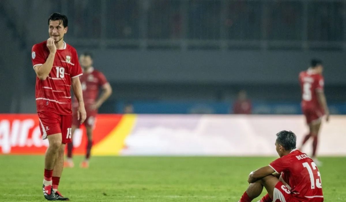 Sejumlah pesepak bola timnas Indonesia lesu usai dikalahkan Vietnam pada pertandingan Grup A Piala AFF 2026 di Stadion Gelora Pakansari, Kabupaten Bogor, Jawa Barat, Senin, 3 Agustus 2026. Timnas Indonesia dikalahkan Vietnam dengan skor akhir 0-3.  <b>(Antara)</b>