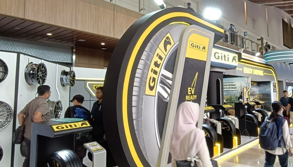 PT Gajah Tunggal Tbk memanfaatkan GIIAS 2026 untuk memperkenalkan dua ban premium terbaru sekaligus. (Foto: Adiantoro/NTV) 