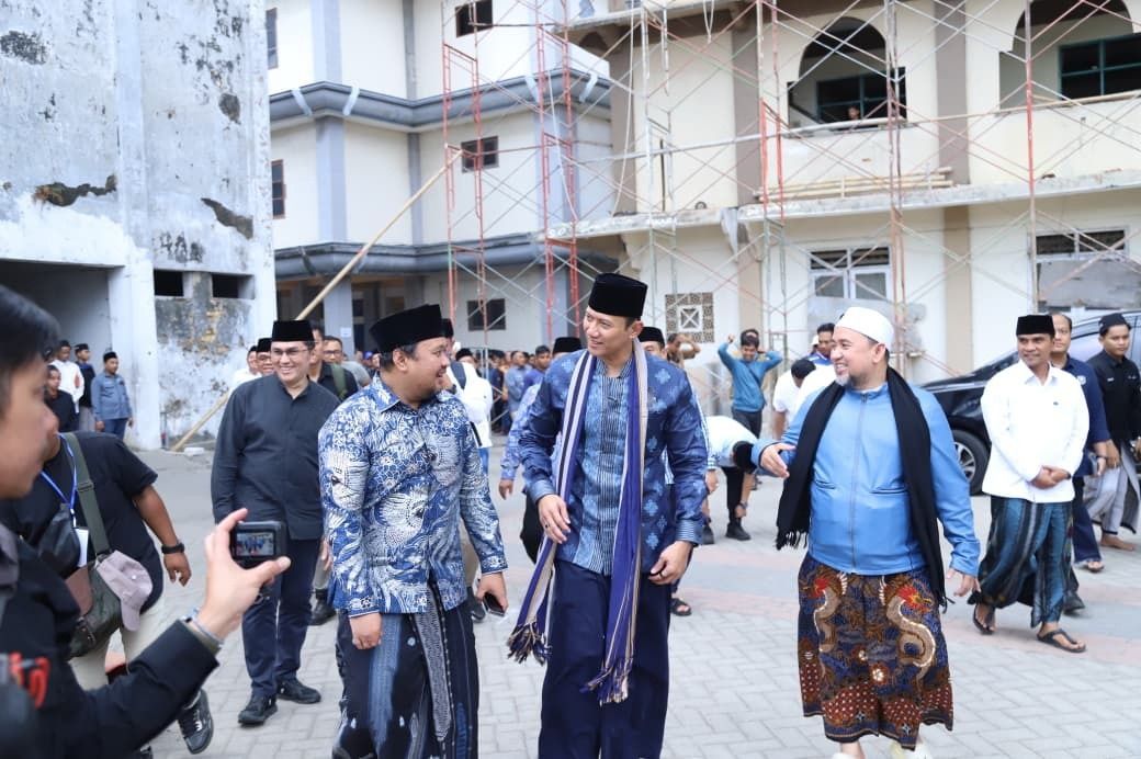 Ketua Umum Partai Demokrat Agus Harimurti Yudhoyono (AHY) saat berada di Madura. 