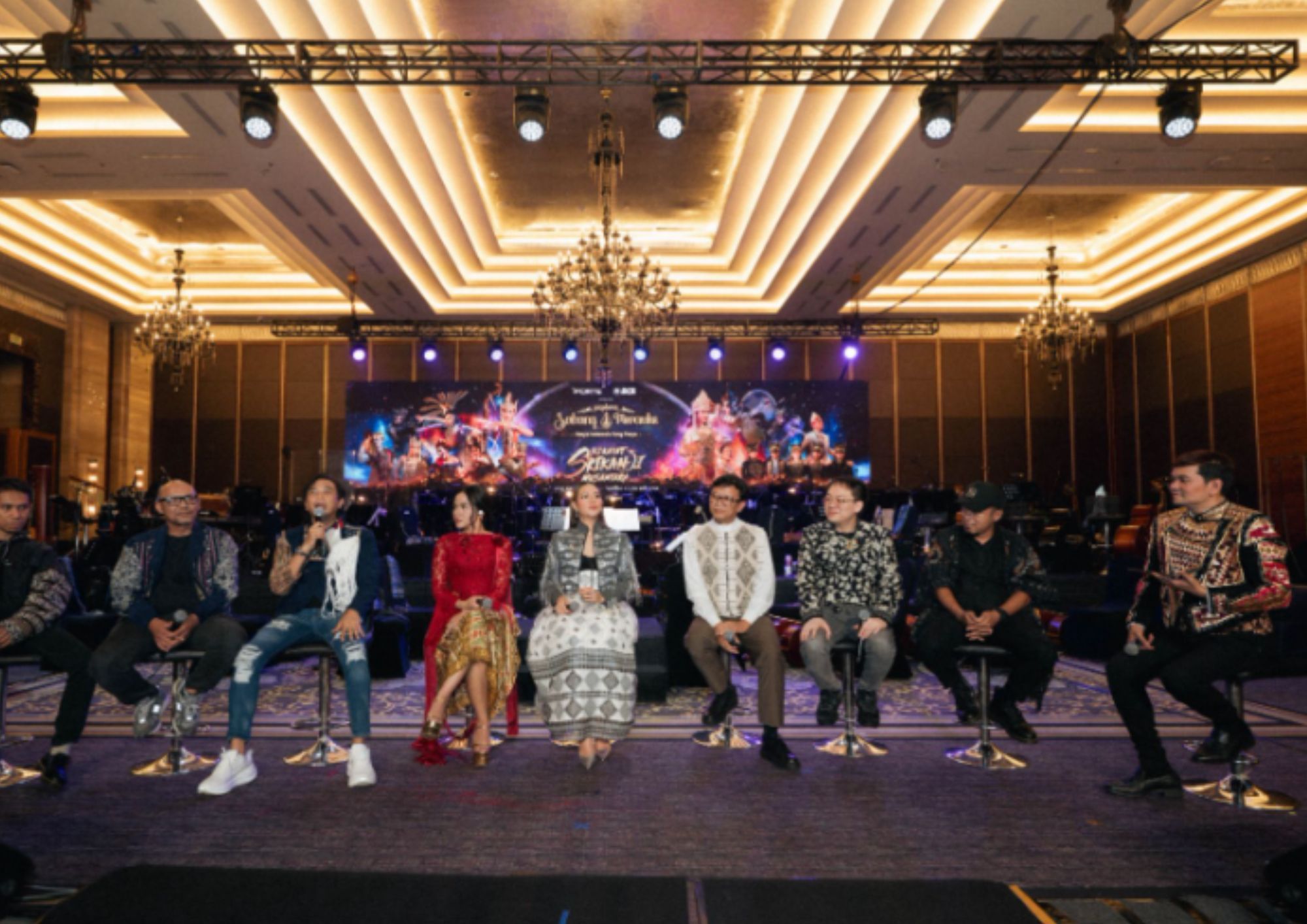 Foto: [kiri ke kanan] Erros Candra, Surendro Prasetyo PADI, Satriyo Yudi Wahono PADI, Yura Yunita, Raisa Andriana, Avip Priatna, Elwin Hendrijanto, Rusmadie Agus &amp; Indra Bekti