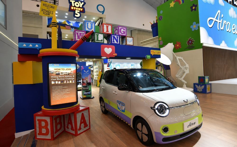 Wuling meraih penghargaan Best Collaboration Passenger Booth melalui kolaborasi corner Disney and Pixar's Toy Story 5. (Foto: Dok/Istimewa)  