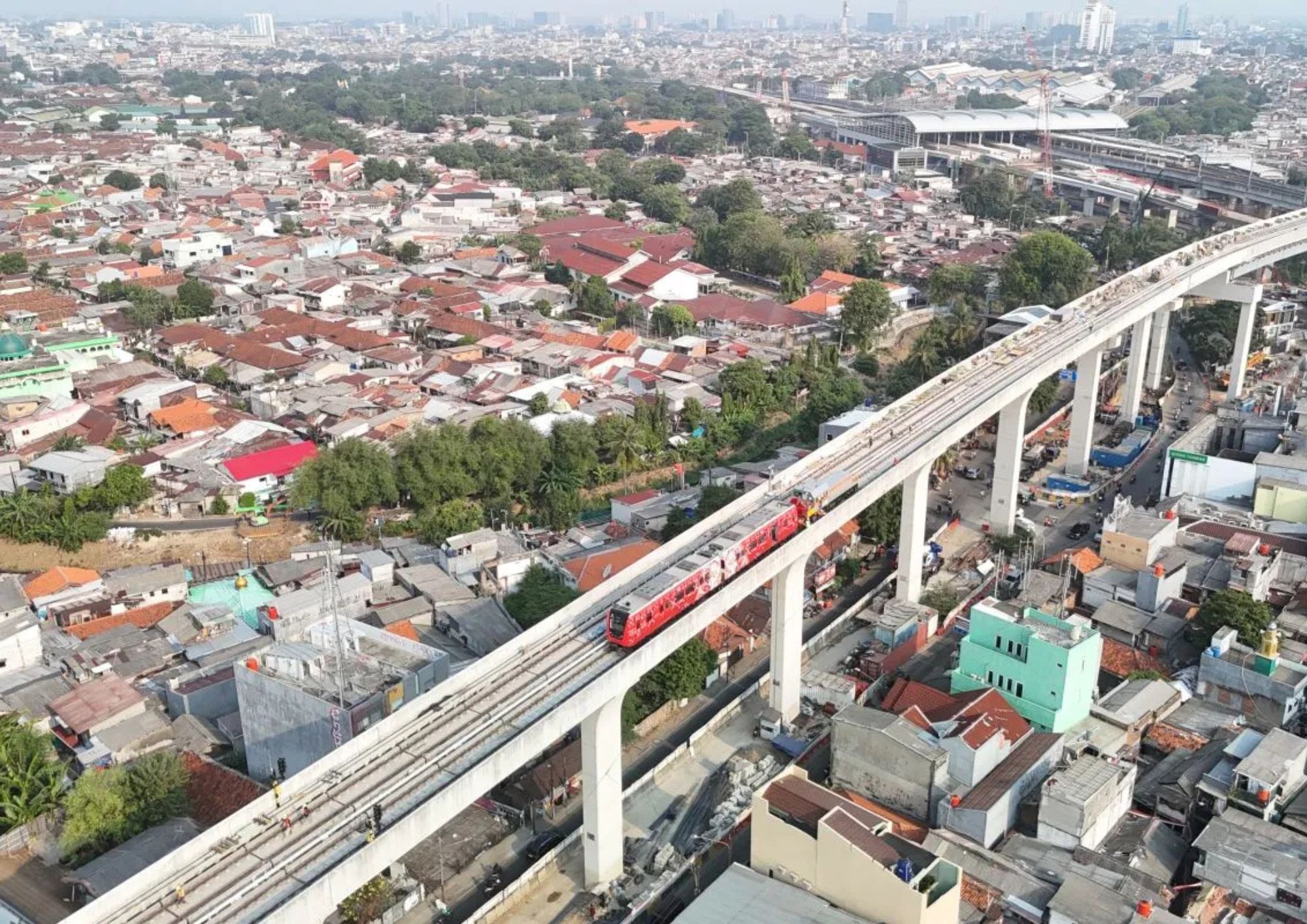 LRT Jakarta yang akan menghubungkan Stasiun Kelapa Gading dengan Stasiun Manggarai dijadwalkan beroperasi pada 26 Agustus 2026 <b>(Antara)</b>
