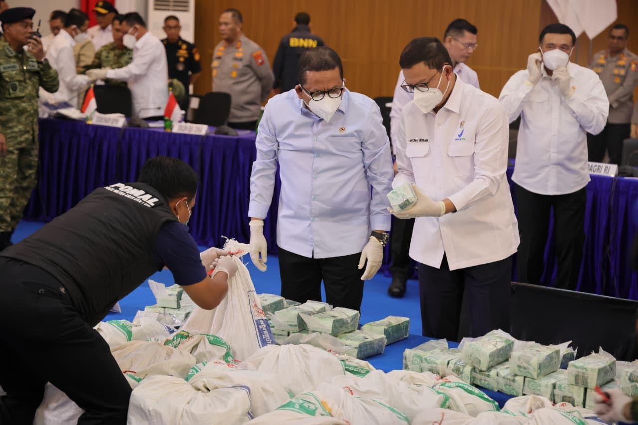 Hadiri Pemusnahan 1,3 Ton Ketamin di Batam, Taruna Ikrar Tegaskan BPOM Tak Akan Beri Ruang bagi Racun Generasi Bangsa