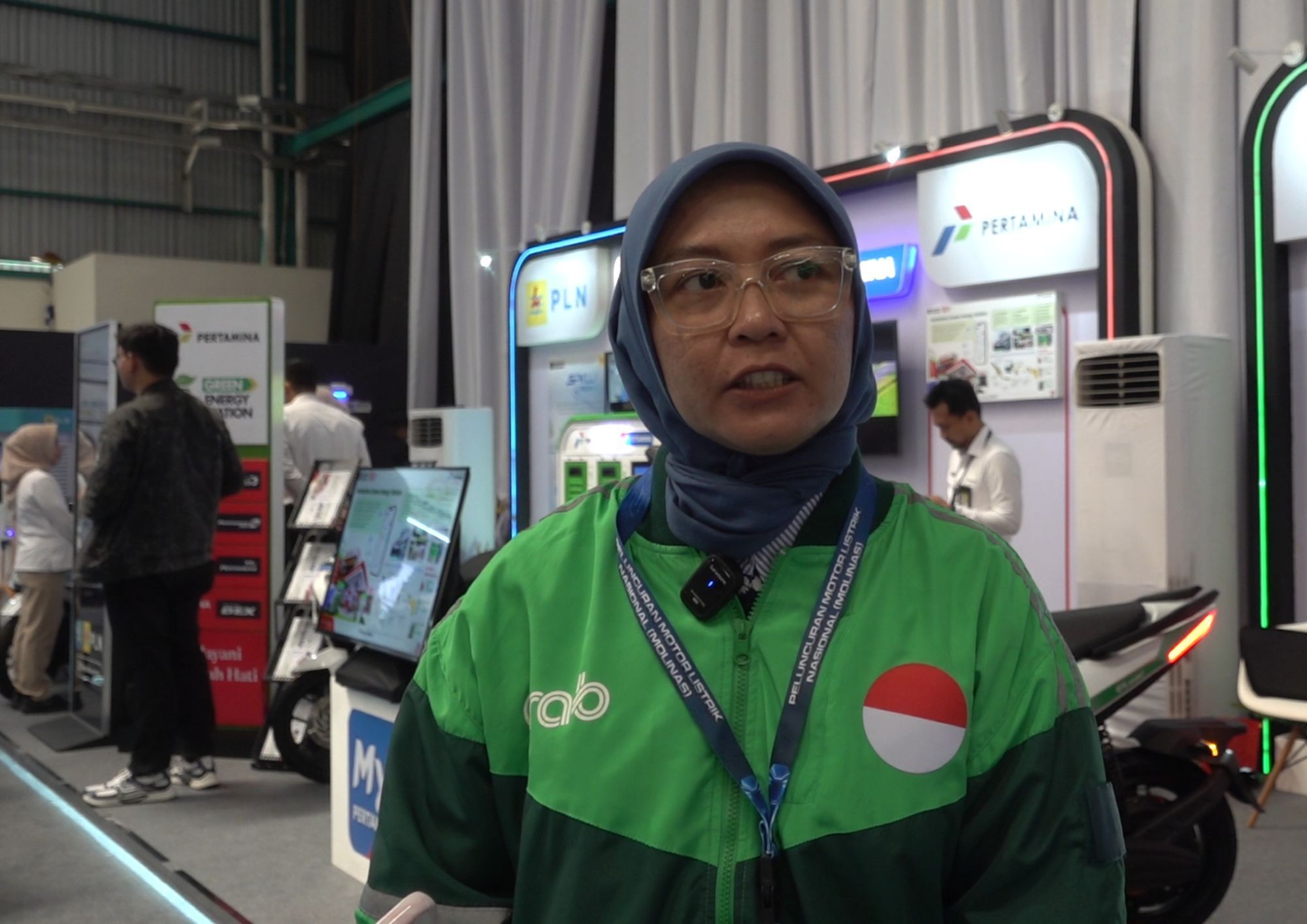 , Ratih Intan Kumala Wiegsu atau yang kerap disapa Kak Intan, mengungkapkan penggunaan motor listrik membuat pengeluaran hariannya lebih hemat dibandingkan motor berbahan bakar bensin.