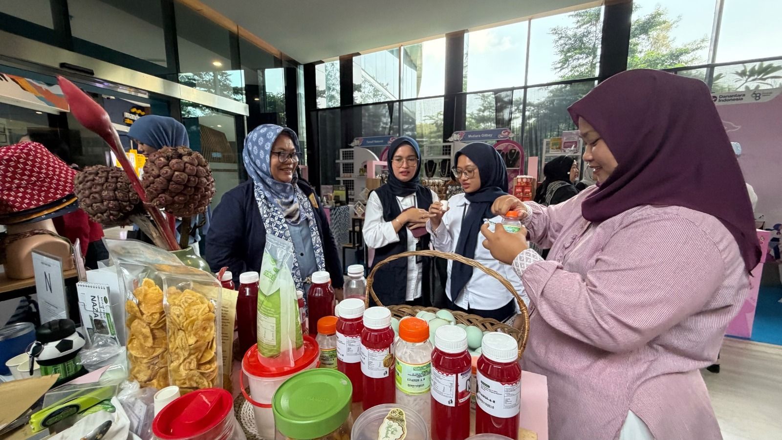 Merajut Peluang di Tengah Rintangan, UMKM Binaan Pertamina Raih Omzet Rp8,57 Miliar sepanjang Semester I-2026.