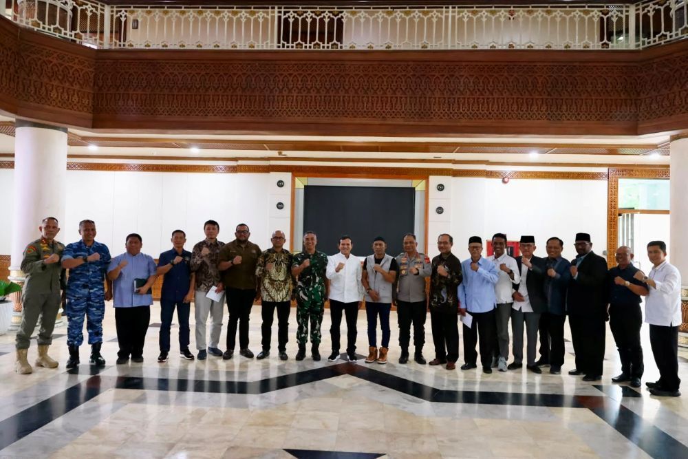 Dinamika kerusuhan yang diwarnai penaikan Bendera Bintang Bulan pada Hari Damai Aceh menjadi fokus diskusi dalam rapat Forum Komunikasi Pimpinan Daerah (Forkopimda) Aceh di Kantor Gubernur Aceh, Minggu, 16 Agustus 2026. (Foto: Dok/Istimewa)