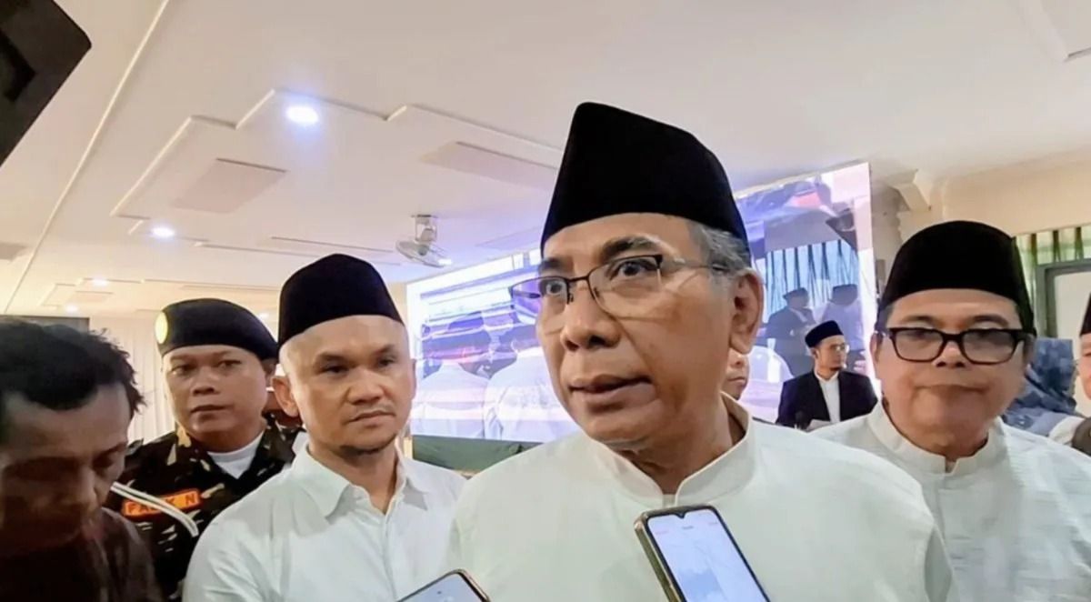 Ketua Umum Pengurus Besar Nahdlatul Ulama (PBNU), Yahya Cholil Staquf saat diwawancarai oleh media di Kabupaten Bandung, Jawa Barat, Jumat, 21 Agustus 2026. <b>(Antara)</b>