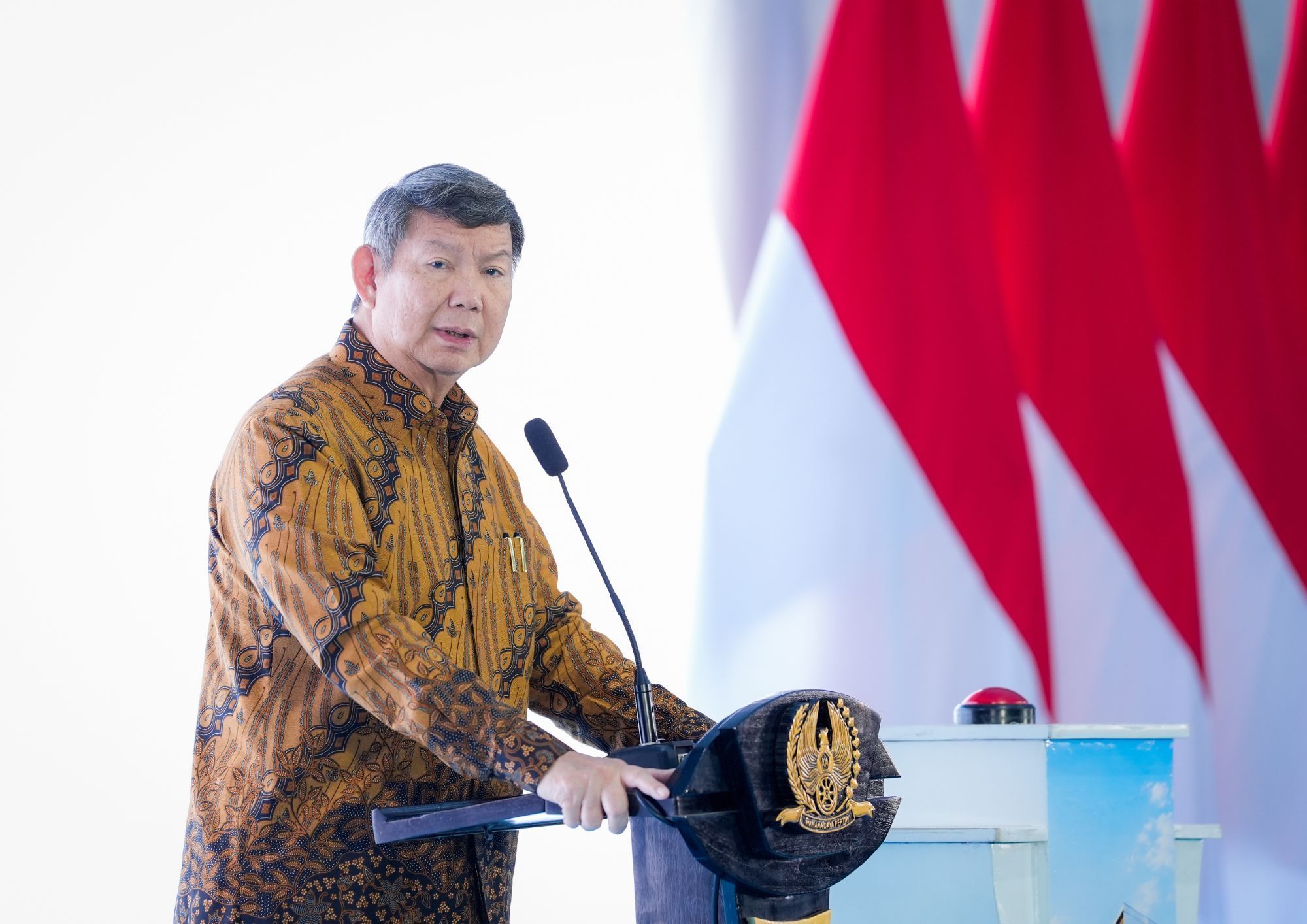 Ketua Satuan Tugas (Satgas) Perumahan Hashim Djojohadikusumo menyampaikan sambutan dalam acara Groundbreaking Hunian Terjangkau Manggarai di Jakarta, Jumat (21/8/2026).