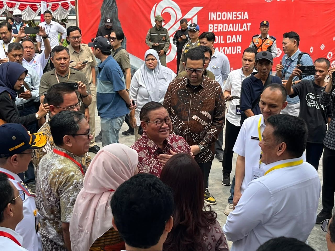 Pramono Anung Tinjau Kesiapan LRT Peresmian LRT Jakarta dan Uji Coba Jalur Velodrome - Manggarai <b>(NTVNews.id/Adiansyah)</b>