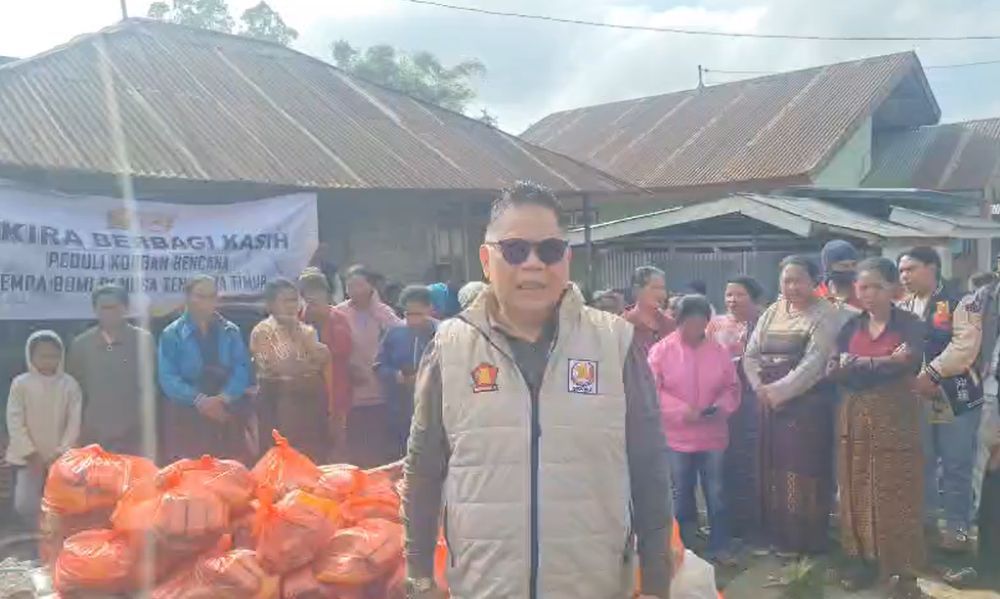 Tim bakti sosial PP Gekira yang dipimpin Ketua Bidang Lingkungan Hidup, Dr. Yerry Tawalujan, M.Th. (Foto: Istimewa)