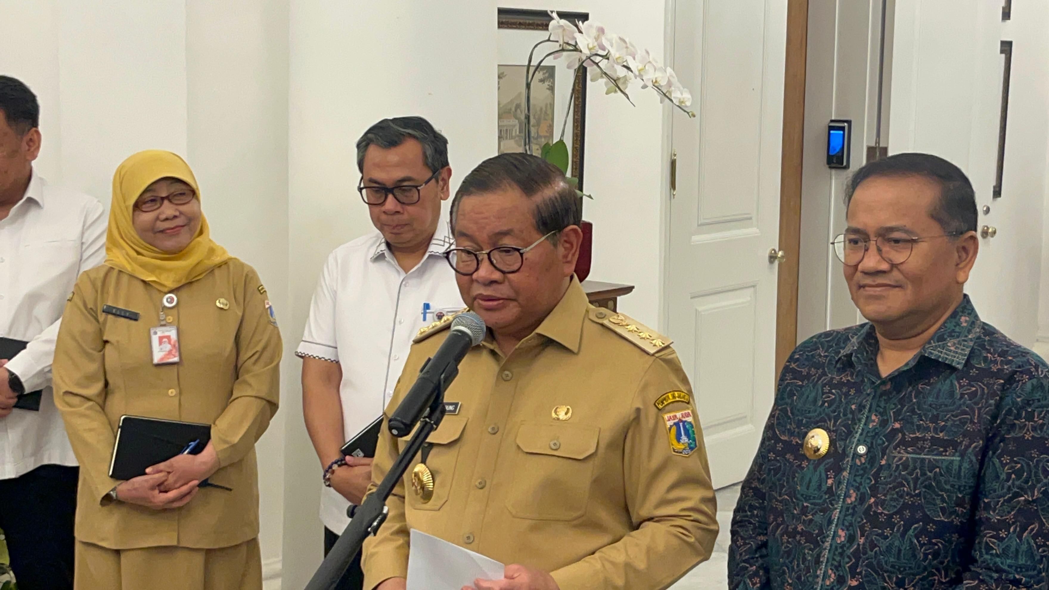Pramono Anung dan Wali Kota Jambi <b>(Ntvnews.id/Adiansyah)</b>