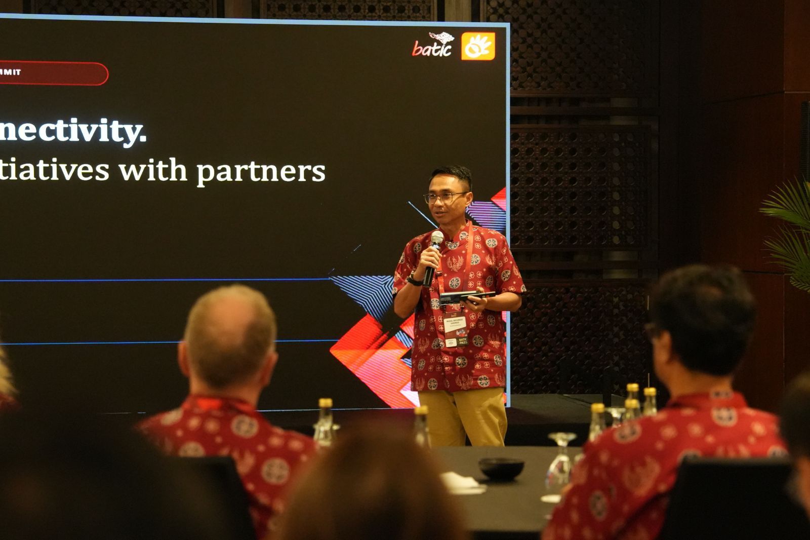 CEO Telin Abdul Rahman Ansyori memberikan paparan mengenai inisiatif dan kemitraan strategis dalam acara Bali Annual Telkom International Conference (BATIC) 2026 di Nusa Dua, Bali, Senin (24/8/2026).