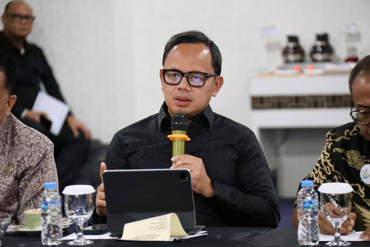 Wamendagri Bima Arya Tegaskan Pemerintah Pusat Terus Matangkan Kebijakan untuk Perkuat Ekonomi Daerah <b>(kemendagri)</b>
