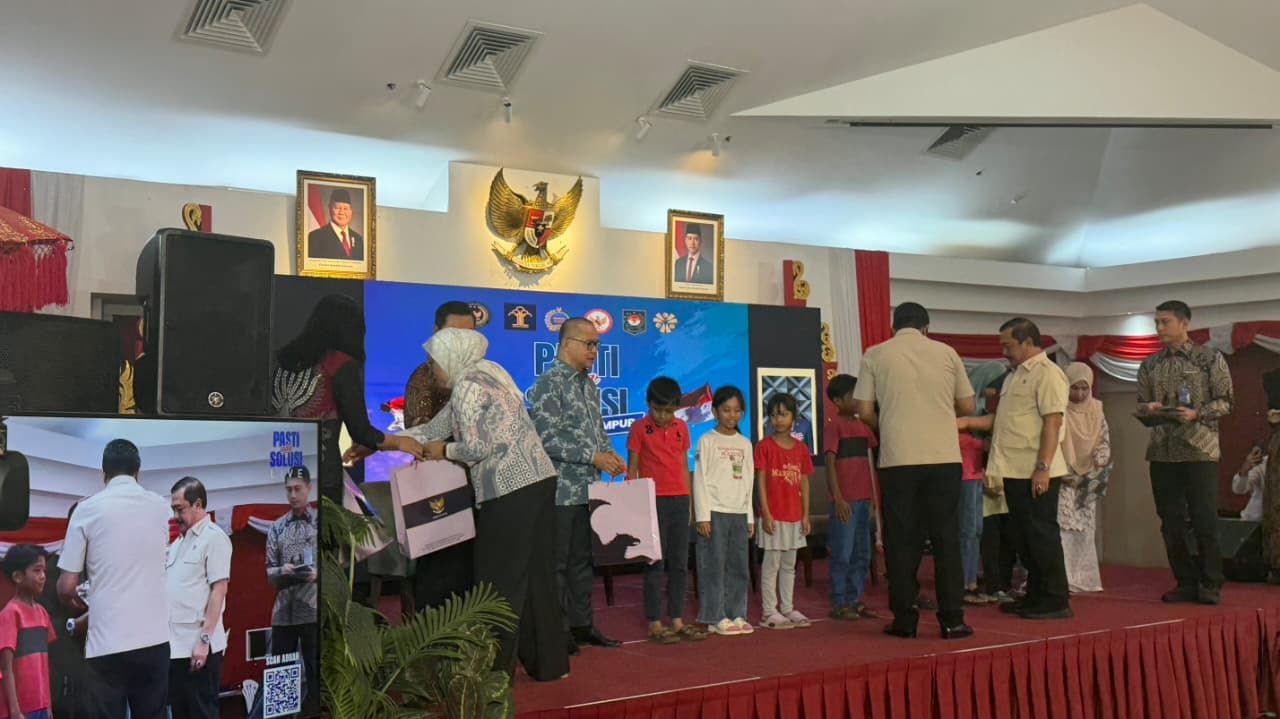 Menteri P2MI Mukhtarudin: Negara Hadir Beri Kepastian Hukum bagi Pekerja Migran di Malaysia