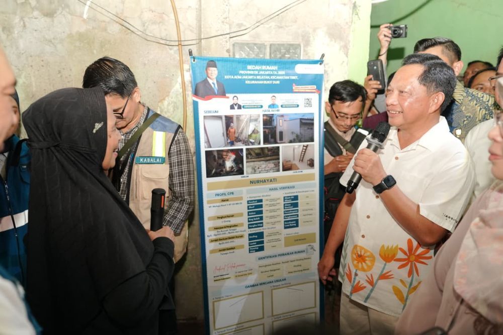 Menteri Dalam Negeri (Mendagri) Muhammad Tito Karnavian meninjau pelaksanaan Program Bedah Rumah di Kelurahan Bukit Duri, Kecamatan Tebet, Jakarta Selatan, Sabtu (5/9/2026). (Foto: Dok/Istimewa/Kemendagri) 