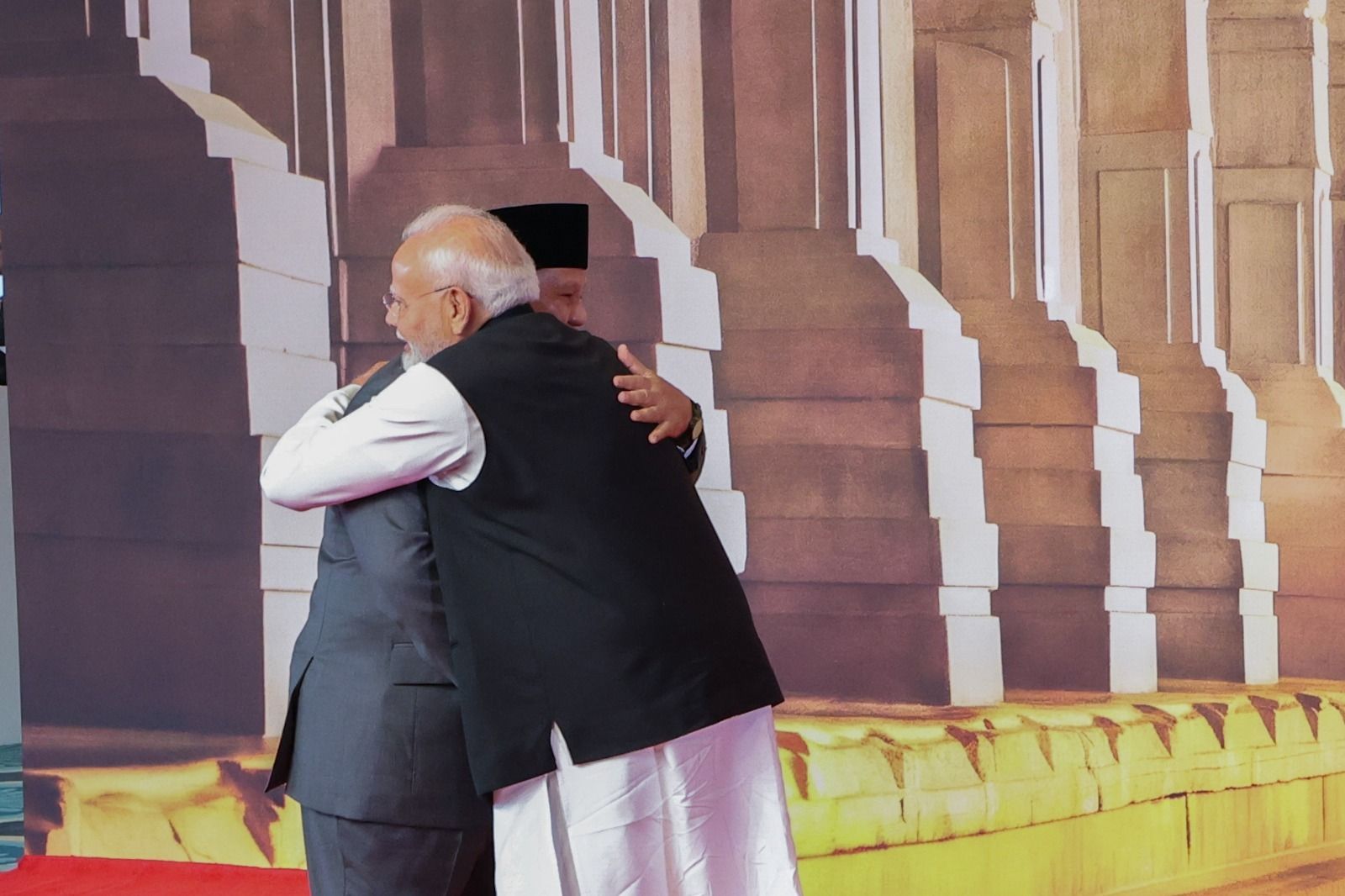 Presiden Prabowo Subianto disambut langsung secara hangat oleh Perdana Menteri India Narendra Modi