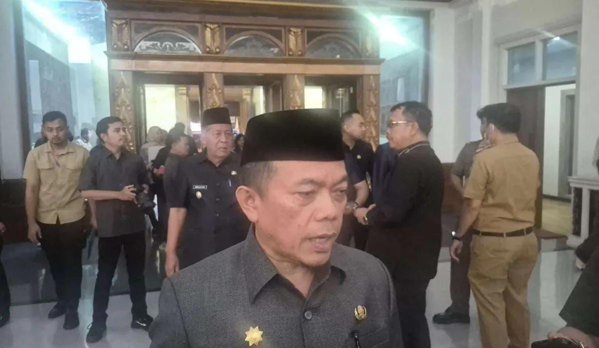 Gubernur Jambi Al Haris saat memberikan keterangan di Jambi, Senin, 14 September 2026 <b>(Antara)</b>