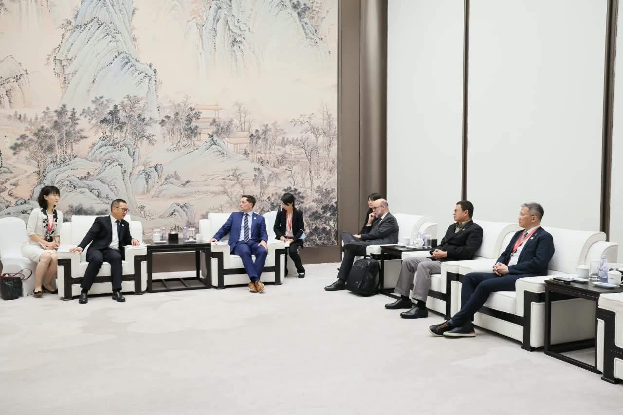 Momentum tersebut mengemuka dalam rangkaian kunjungan Kepala Badan Pengawas Obat dan Makanan (BPOM) RI, Prof. dr. Taruna Ikrar, M.Biomed., Ph.D., bersama delegasi BPOM RI ke China. Salah satu agenda penting adalah penguatan kerja sama dengan National Medical Products Administration (NMPA), otoritas regulasi produk medis China. <b>(BPOM)</b>