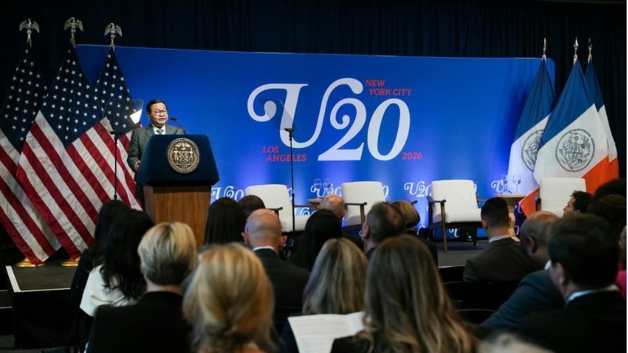 Pramono saat menjadi pembicara utama dalam Heat Roundtable di New York, Amerika Serikat <b>(Pemprov DKI)</b>