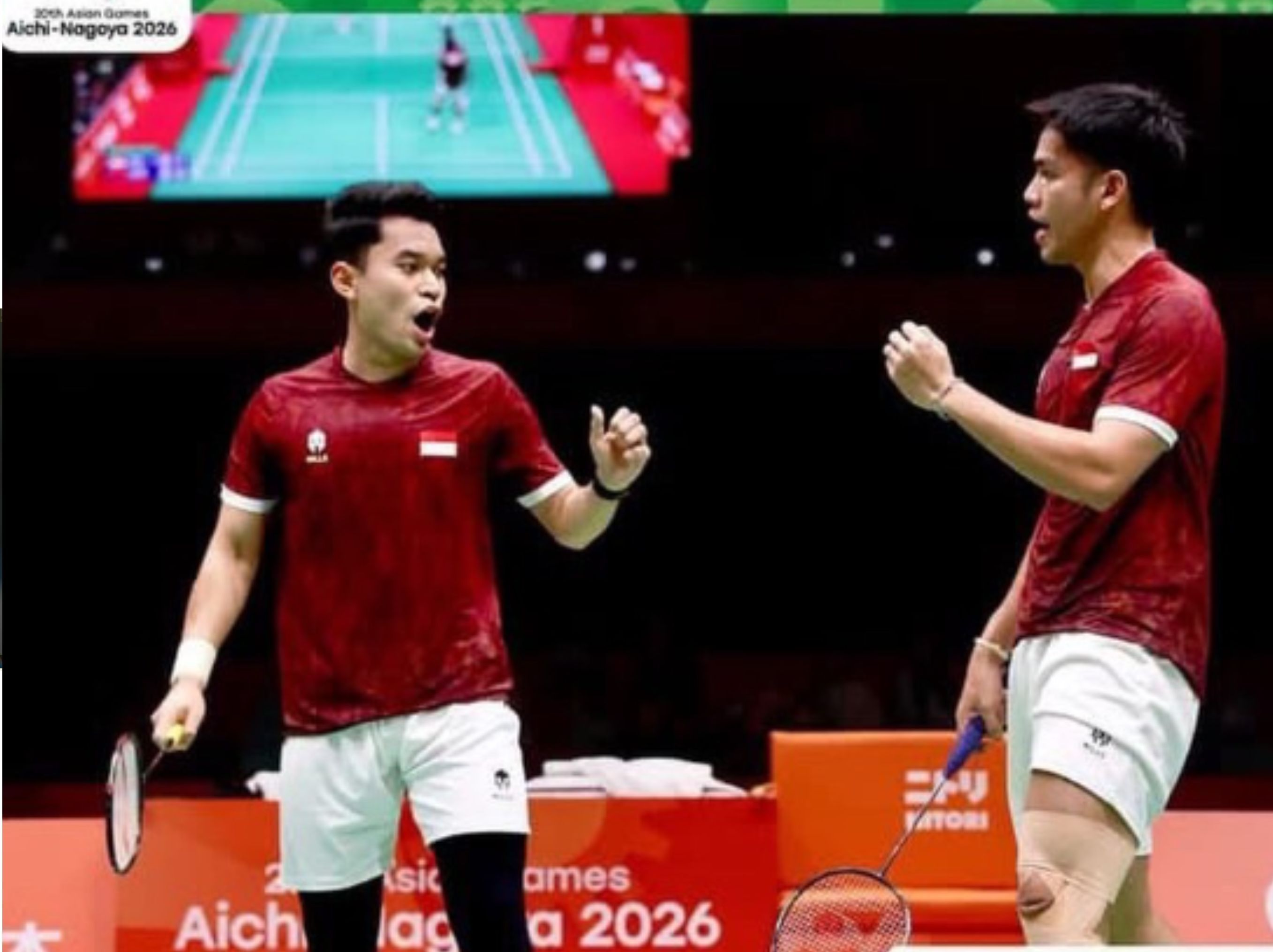  Medali emas yang diperoleh ganda putra Indonesia Leo Rolly Carnando/Daniel Marthin pada Asian Games 2026 di Aichi-Nagoya, mereka persembahkan untuk rekan setim, keluarga dan kerabat hingga penggemar yang telah memberikan dukungan hingga tiba di titik ini. <b>(IG PBSI)</b>
