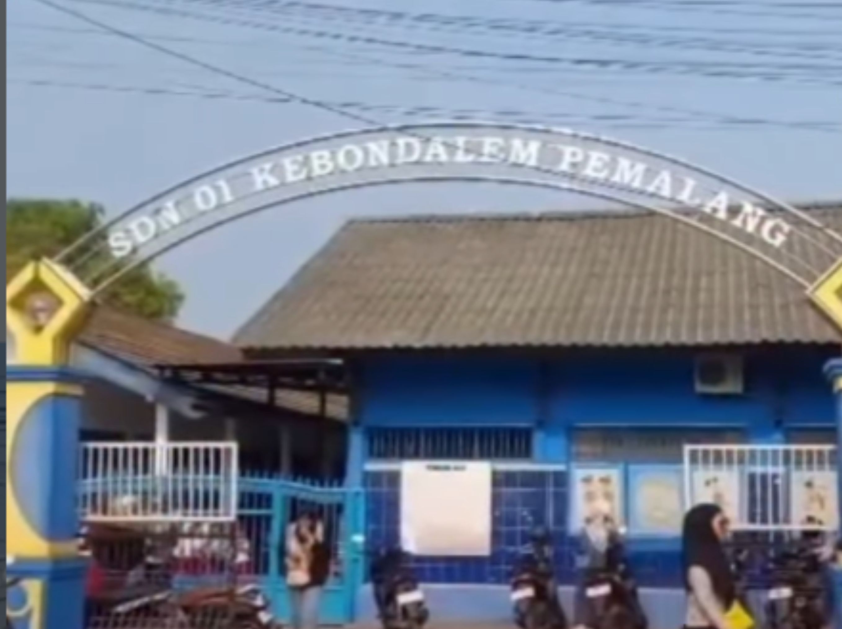 Seorang murid SD Negeri 01 Kebondalem, Kabupaten Pemalang, MHAQ (7), meninggal dunia usai mengeluh kesakitan di perutnya hingga dirawat di rumah sakit. <b>(Otistanews)</b>