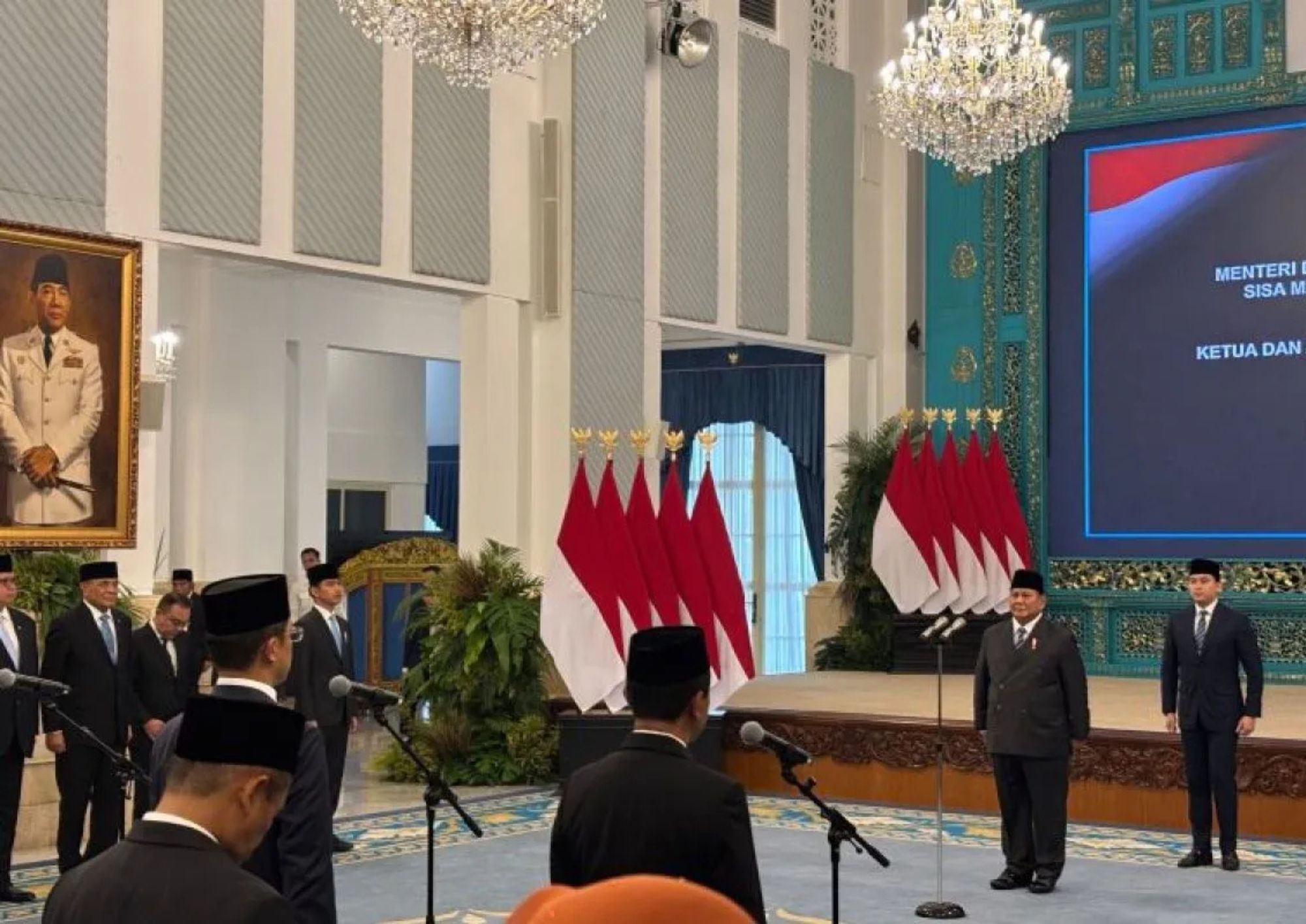 Presiden Prabowo Subianto dalam pelantikan menteri, wakil menteri dan kepala badan di Istana Negara, Jakarta, Kamis (1/10/2026) <b>(Antara)</b>
