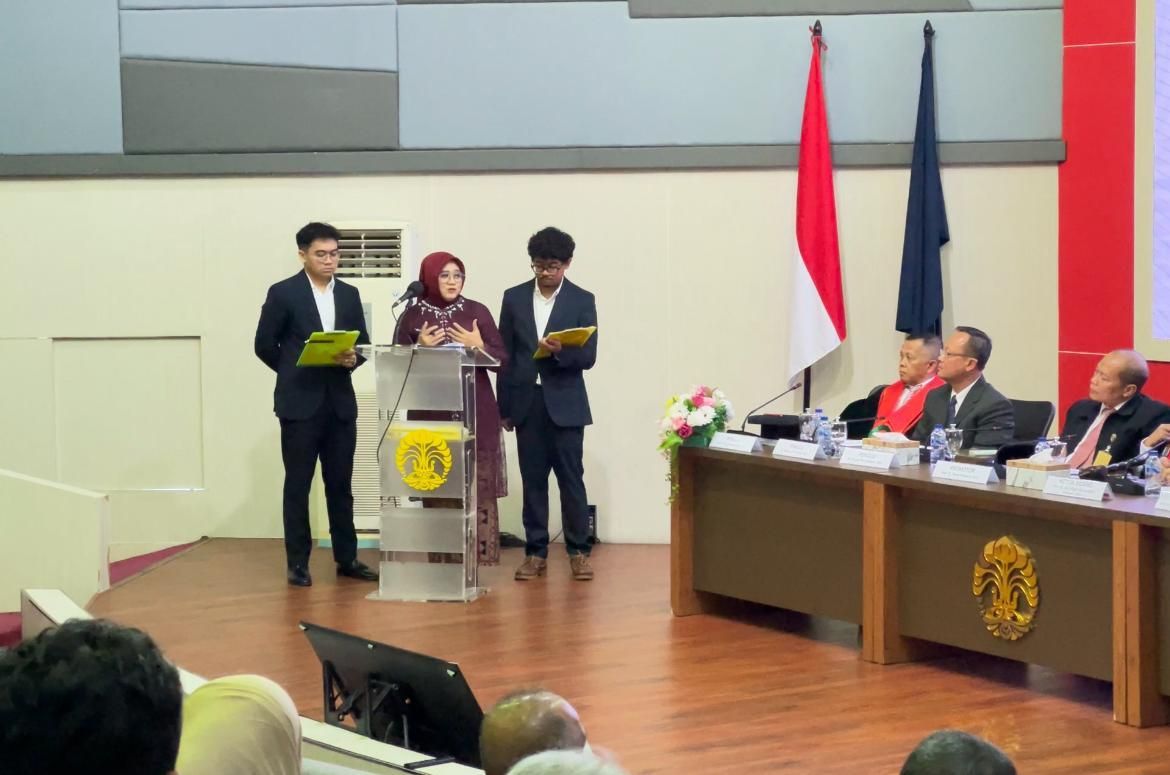 Sidang Terbuka Promosi Doktor FIA UI Ekawati Rini Lestari. 