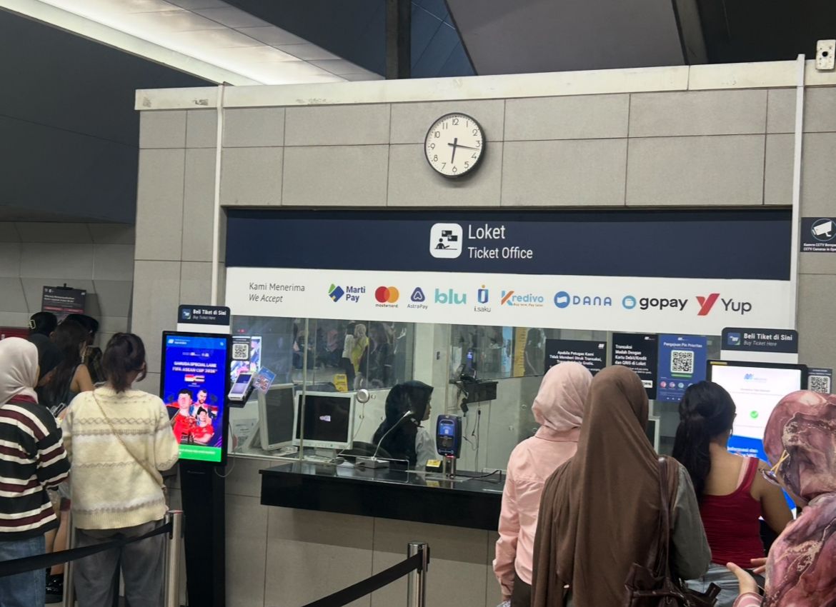 Anteran Loket MRT Jakarta  <b>(NTVnews)</b>