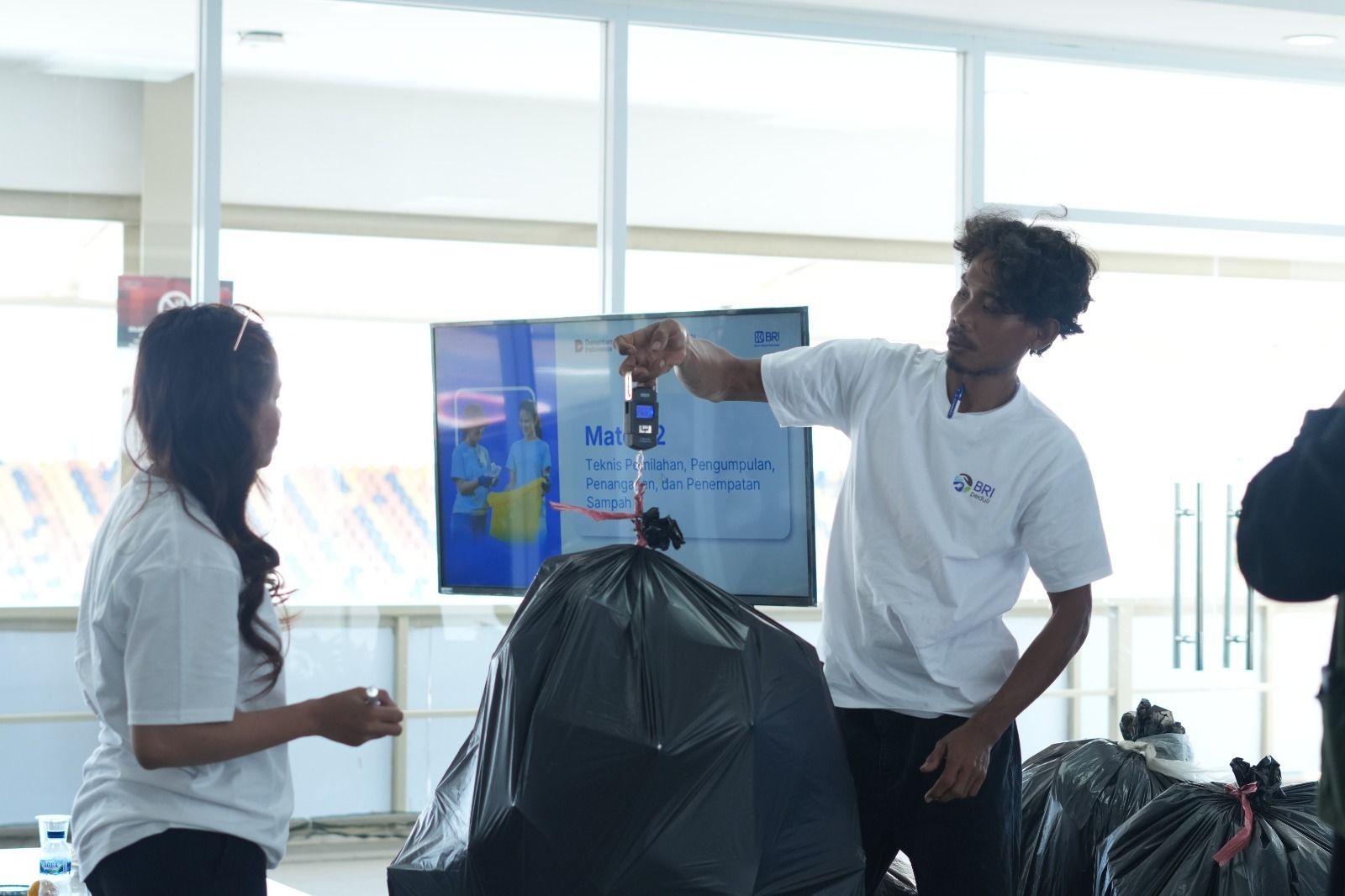 BRI Peduli Latih 500 Volunteer Kelola Sampah, Pertegas Komitmen Keberlanjutan dan Menjaga Lingkungan <b>(BRI)</b>