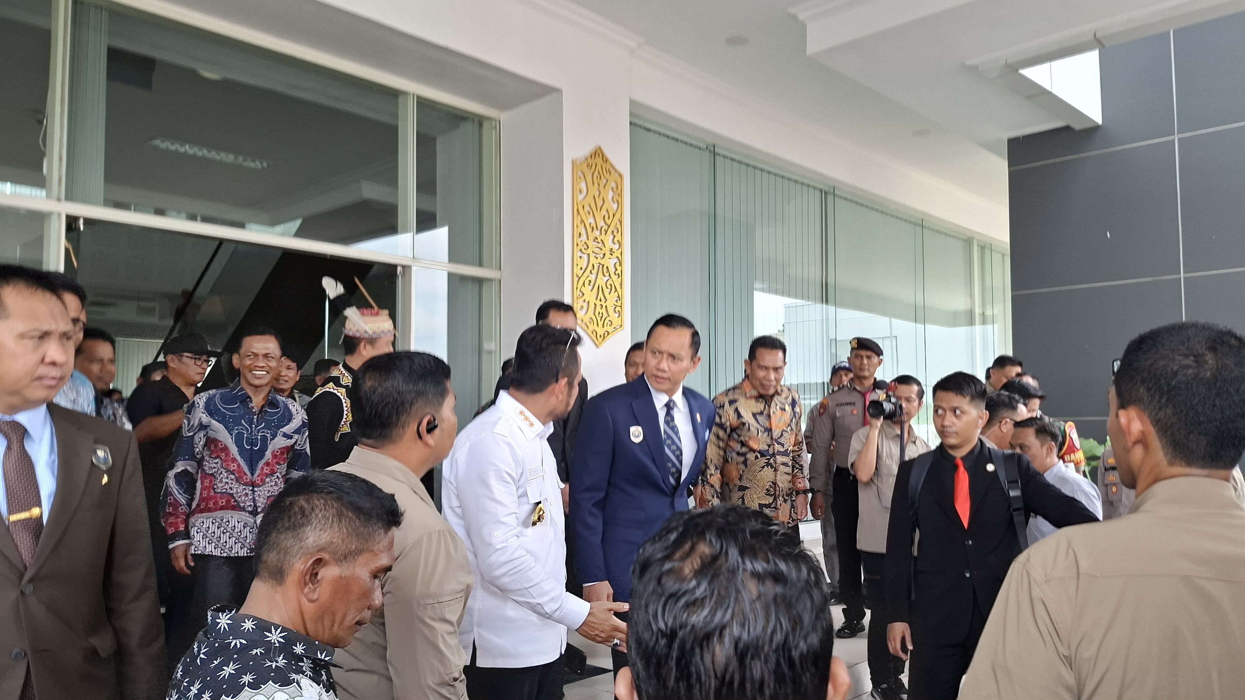 Dari Kampus hingga Air Baku, Menko AHY Kunjungi Balikpapan untuk Dorong Pembangunan yang Menyentuh Kebutuhan Masyarakat <b>(Kemenkoinfra)</b>
