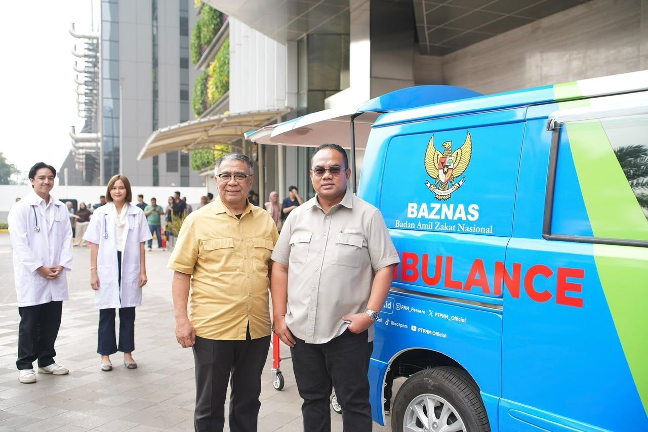 PNM kembali menyalurkan 15 unit ambulans melalui program PNM Peduli bersama BAZNAS RI, dari Aceh hingga Denpasar. Bukan sekadar kendaraan, ambulans ini menjadi penghubung bagi masyarakat untuk menjangkau layanan kesehatan, mendapatkan pertolongan dar <b>(PNM)</b>