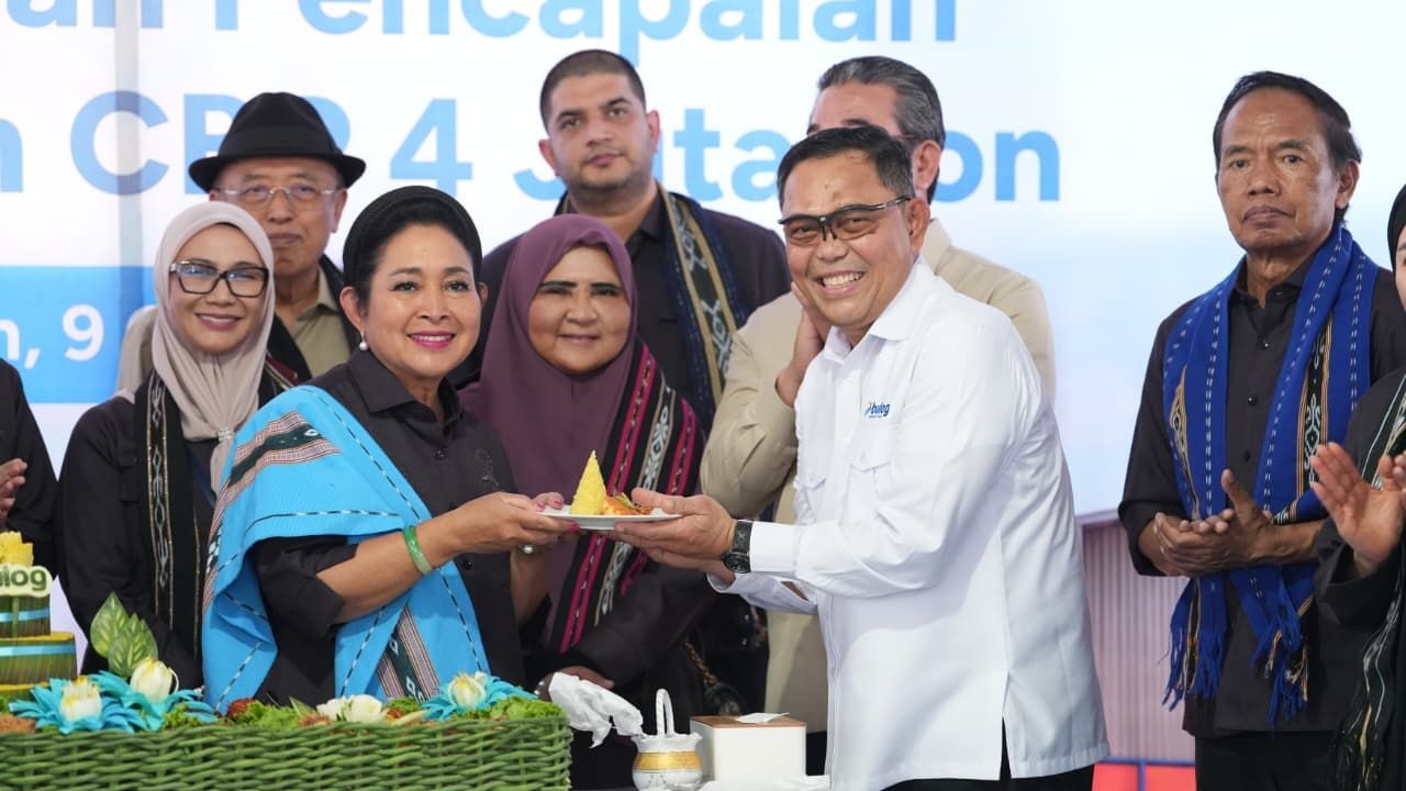 Perum BULOG menorehkan sejarah baru dalam perjalanan menjaga ketahanan pangan nasional dengan keberhasilan pengadaan gabah dan beras dalam negeri yang melampaui 4 juta ton setara beras. (Foto: Istimewa)