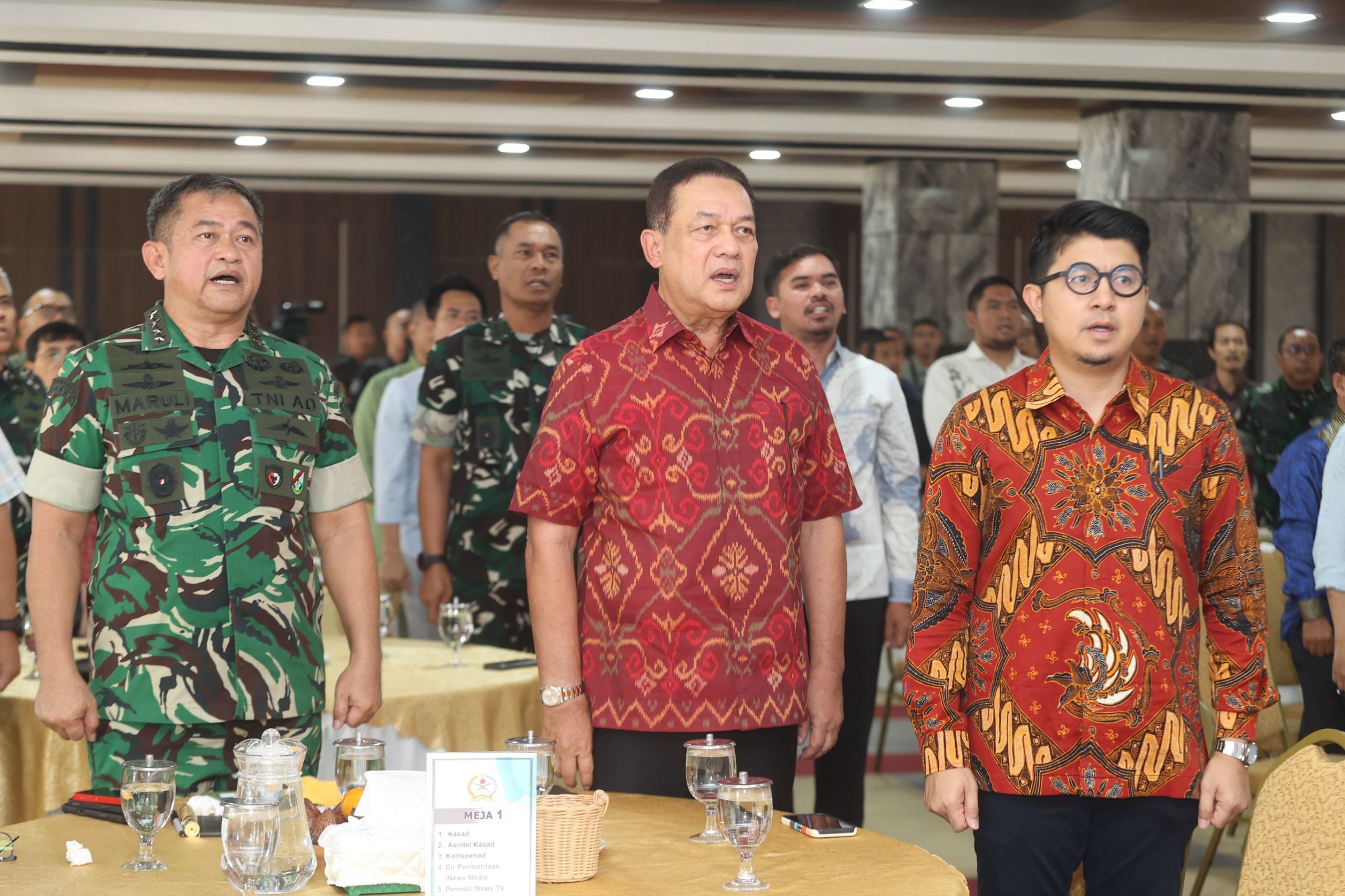 Kasad bersama para pemred. 